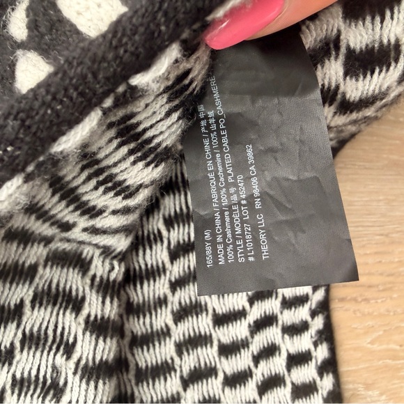 Theory cashmere mock neck sweater - Picture 3 of 4